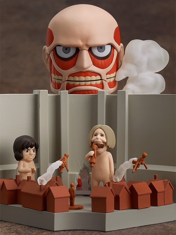 Nendoroid 360. Nendoroid Colossus Titan & Attack Playset / Attack on Titan